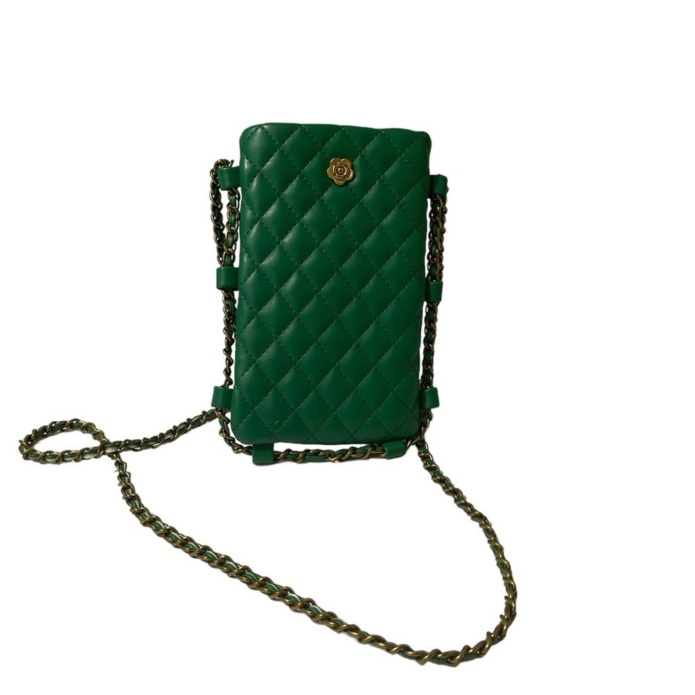 Montana West quilt Crossbody cellphone bag high-quality ,durable, anti-scratch.